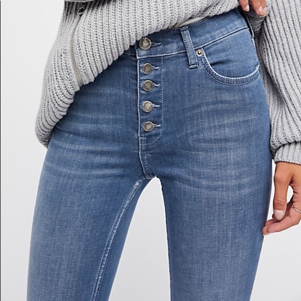 Free People light wash cropped jean